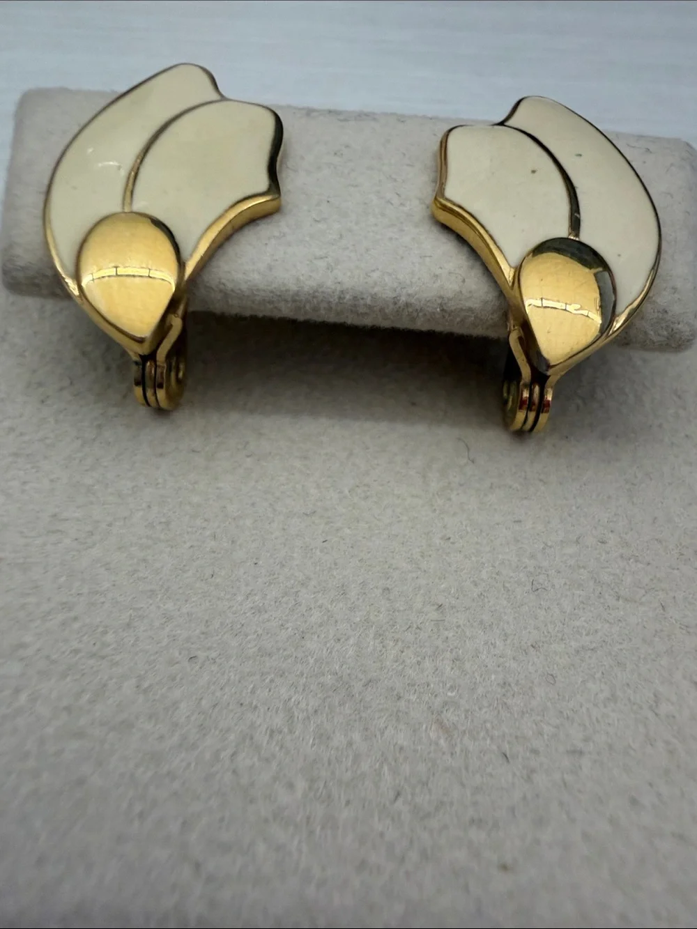 Monet Cream and Gold Leaf Clip Earrings